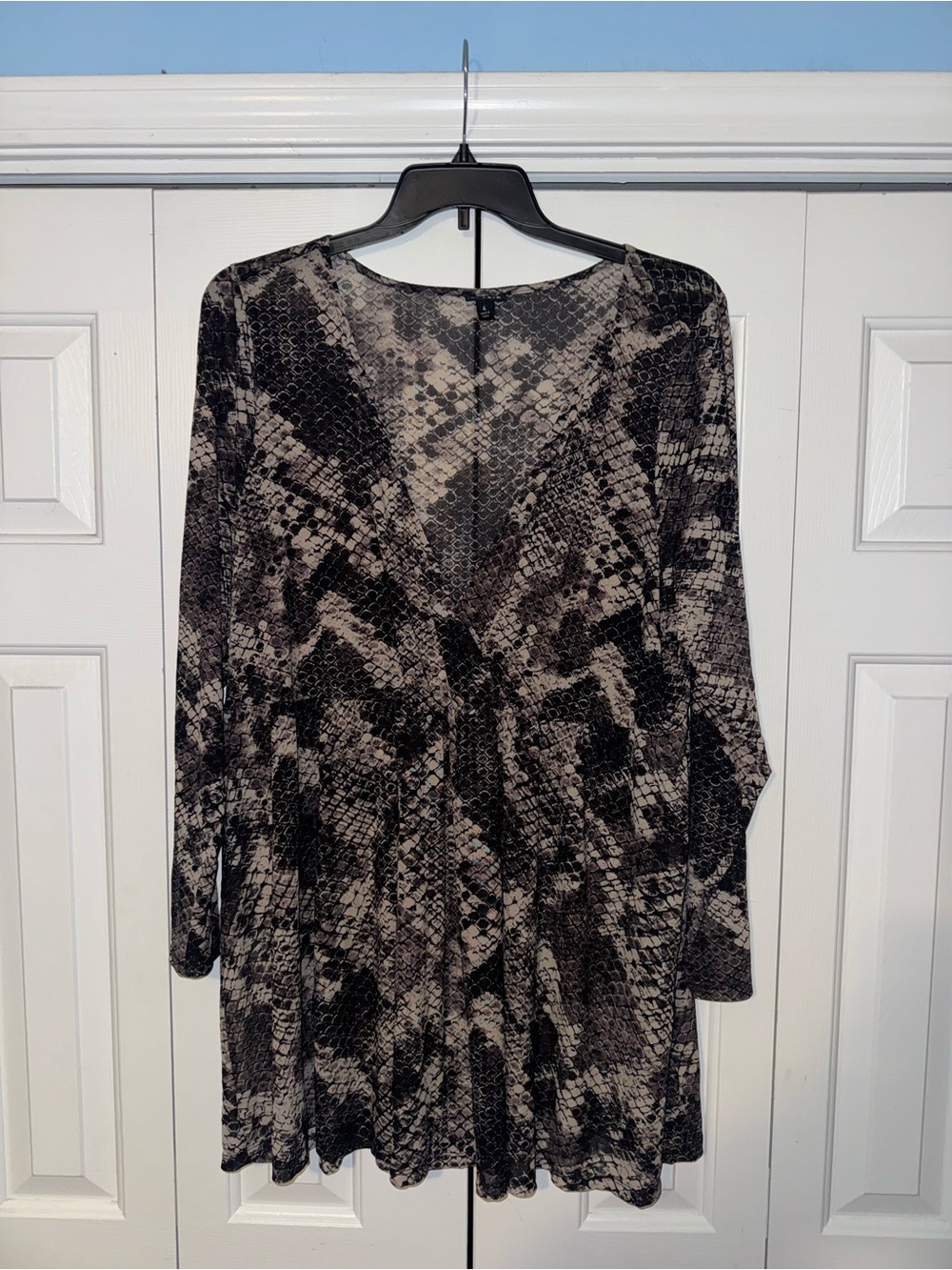 torrid Black & Gray Snake-Print Long Sleeve top